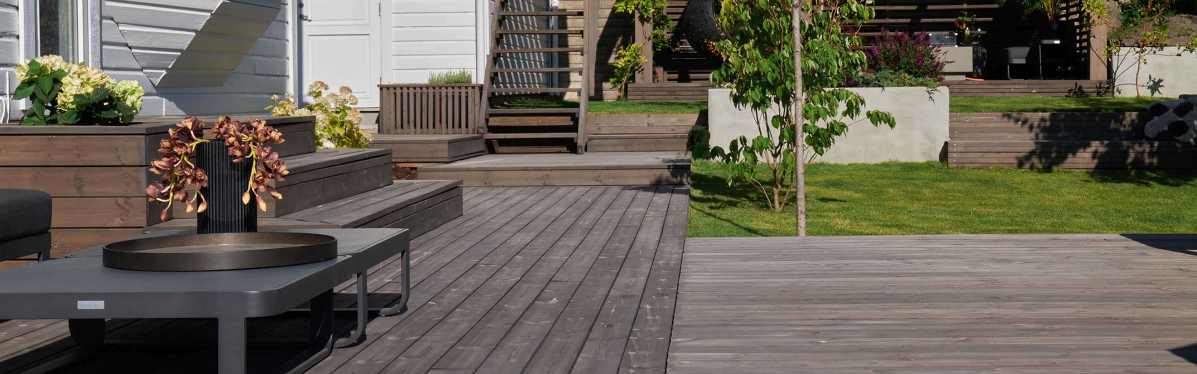 Terrasse med trapp som er bygget etter byggeregler terrasse.