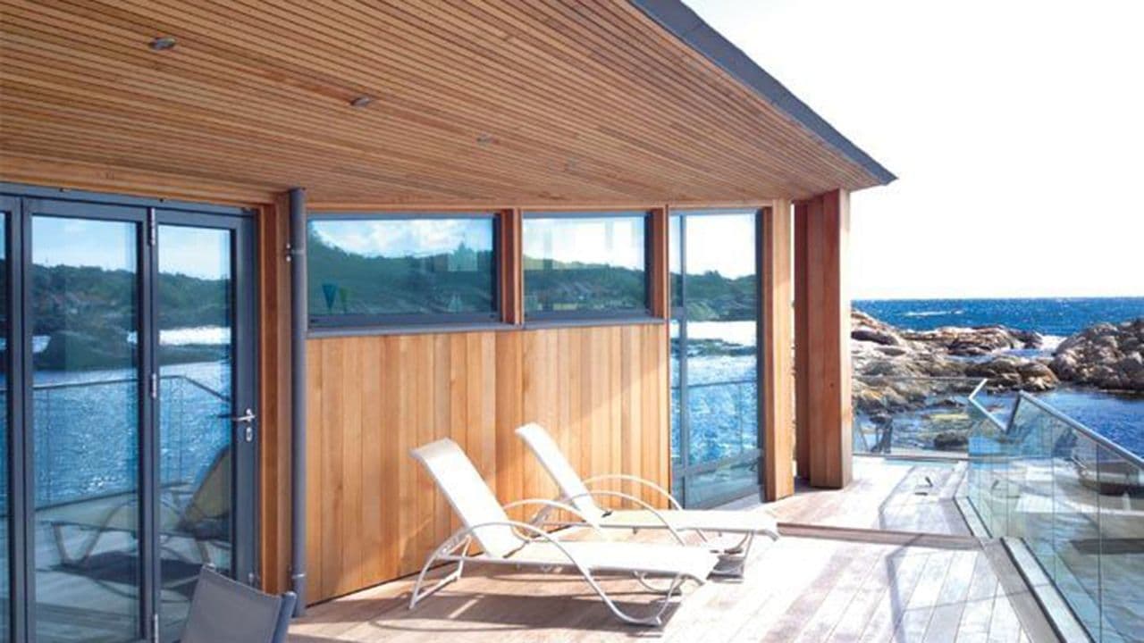 Hus med varmebehandlet kledning i cedertre.