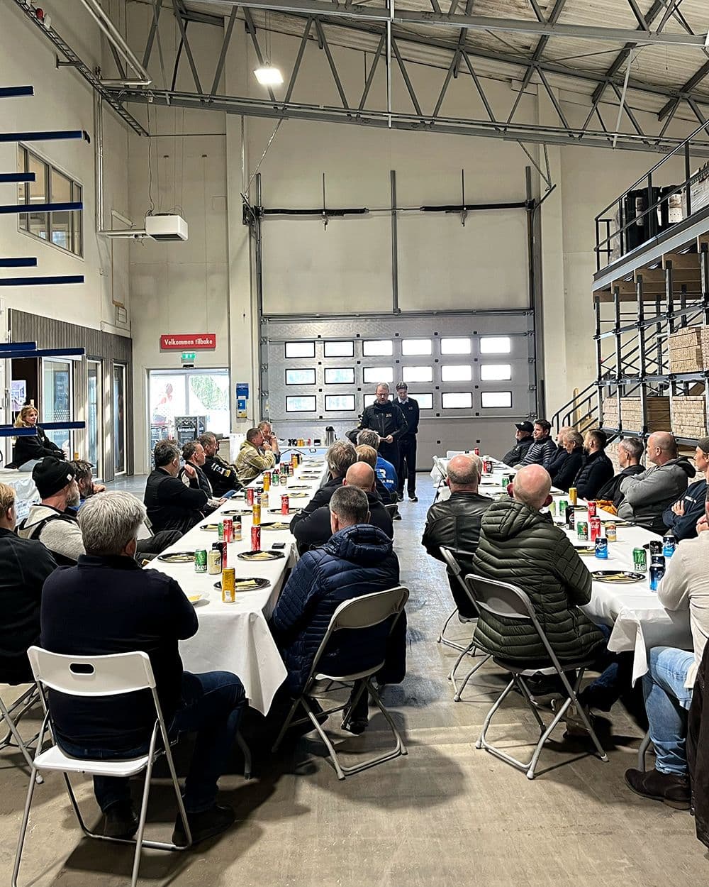proffkunder til bords ved åpningen av XL-BYGG Enebakk