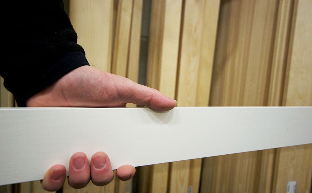 Hånd som holder list.