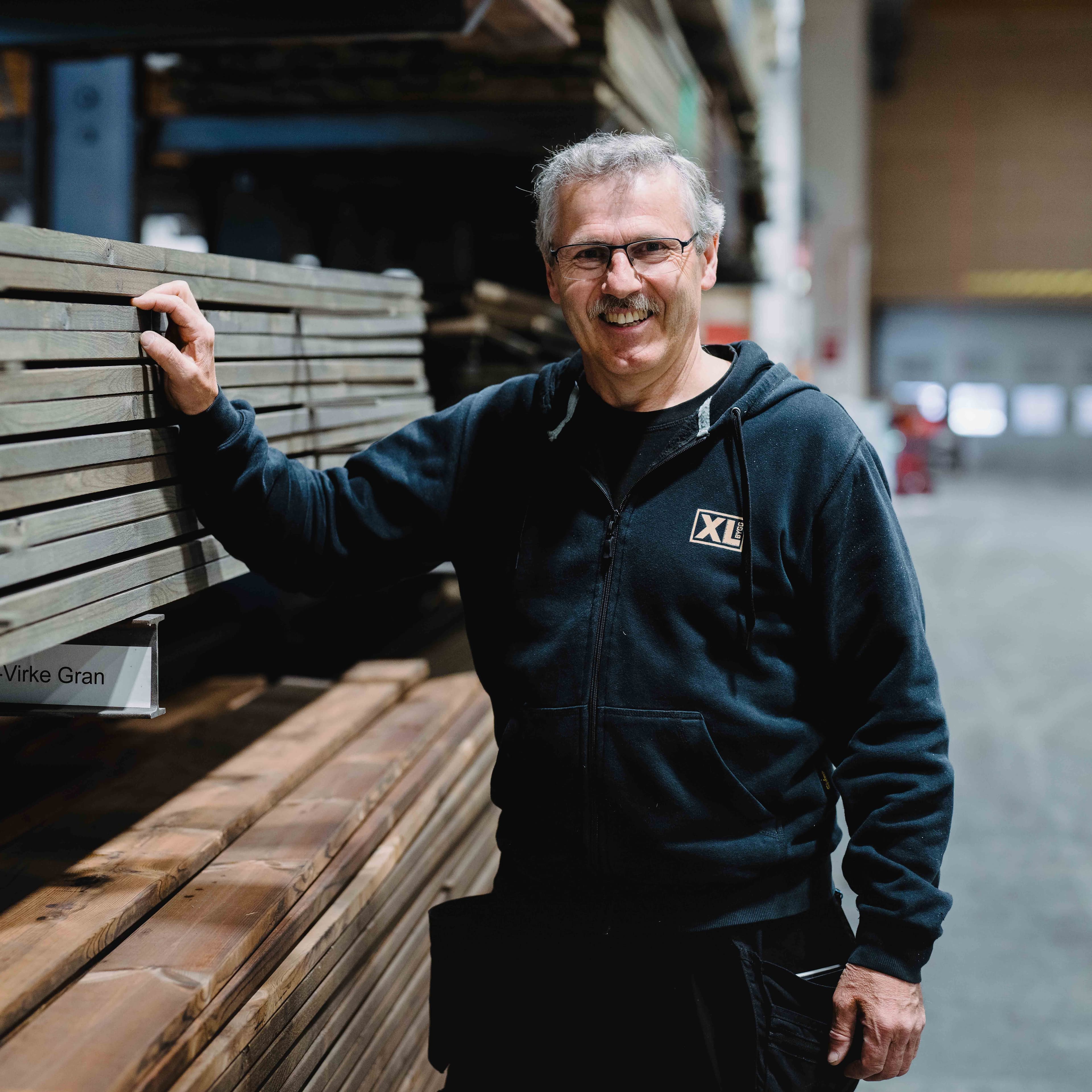 Jan-Eddy Narozny hos XL-BYGG Ski i byggevarehuset.